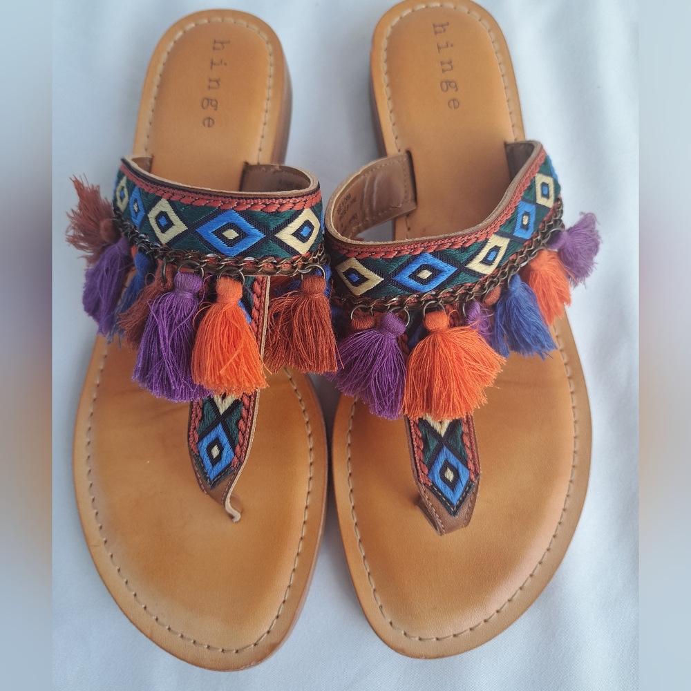 Hinge Tassel Sanders Colorful Boho sandal, size 8.5.